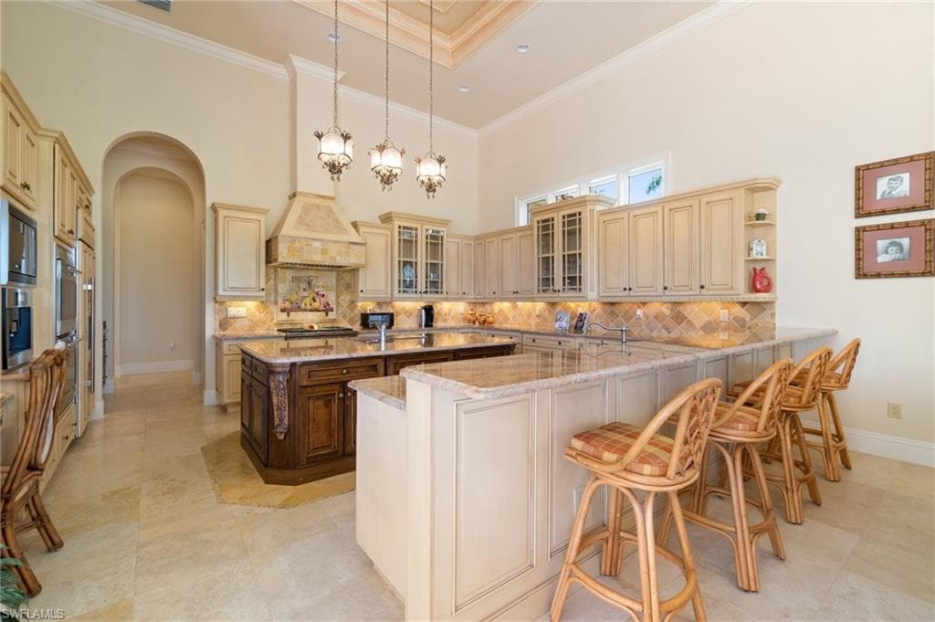 5900 Burnham Rd, Naples, FL 34119-15