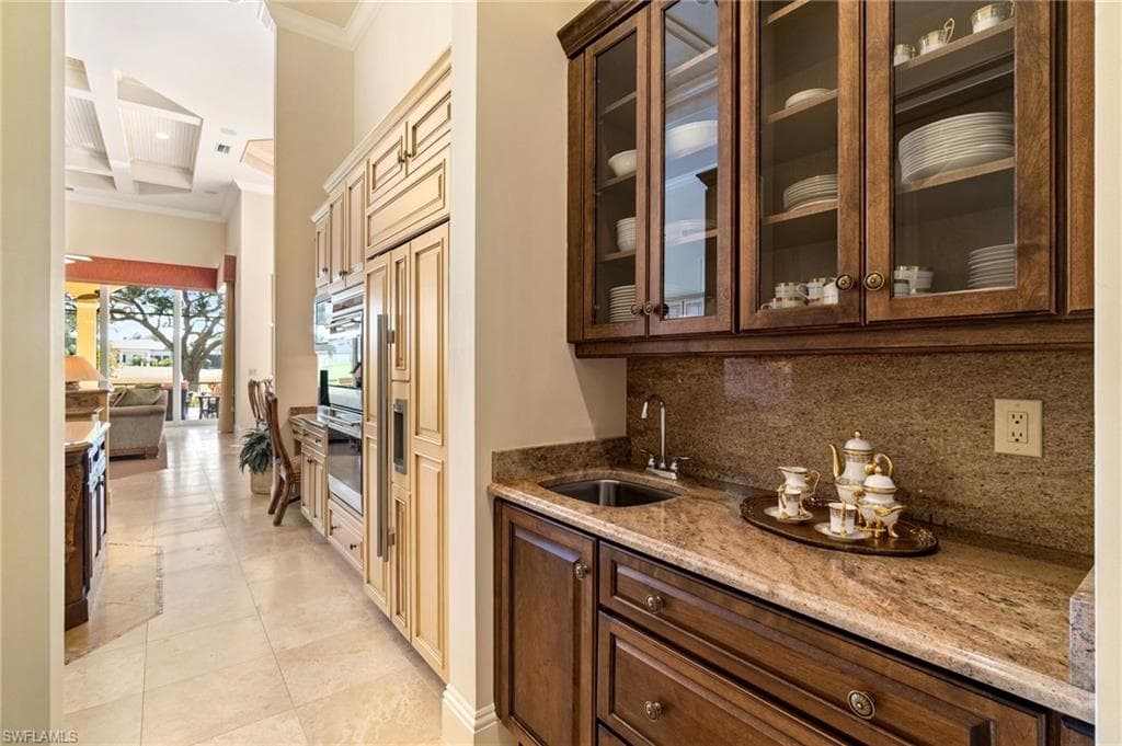 5900 Burnham Rd, Naples, FL 34119-18