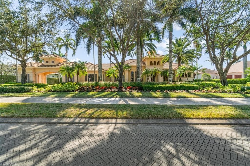 5900 Burnham Rd, Naples, FL 34119-1