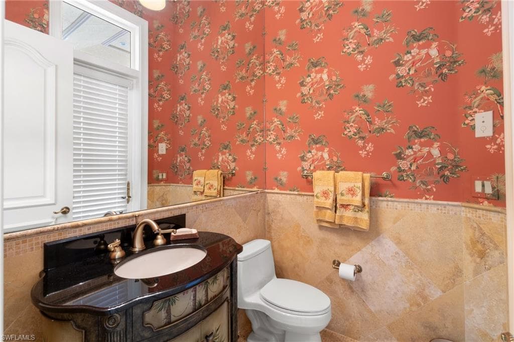 5900 Burnham Rd, Naples, FL 34119-37