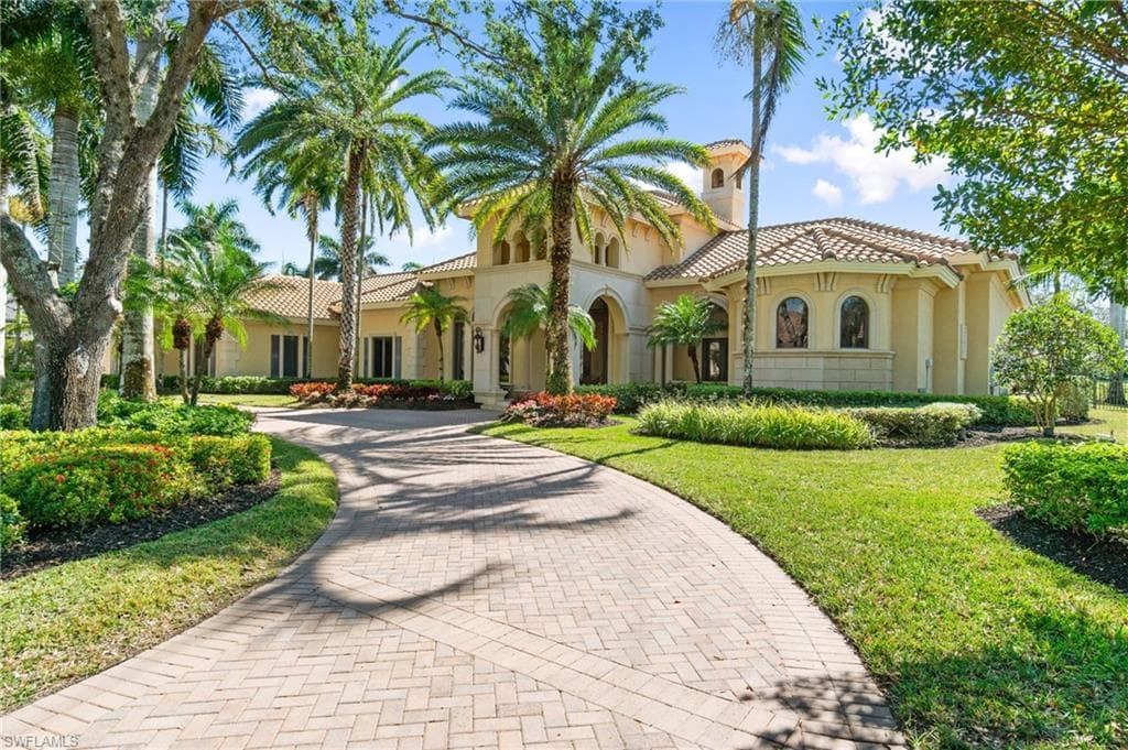 5900 Burnham Rd, Naples, FL 34119-3