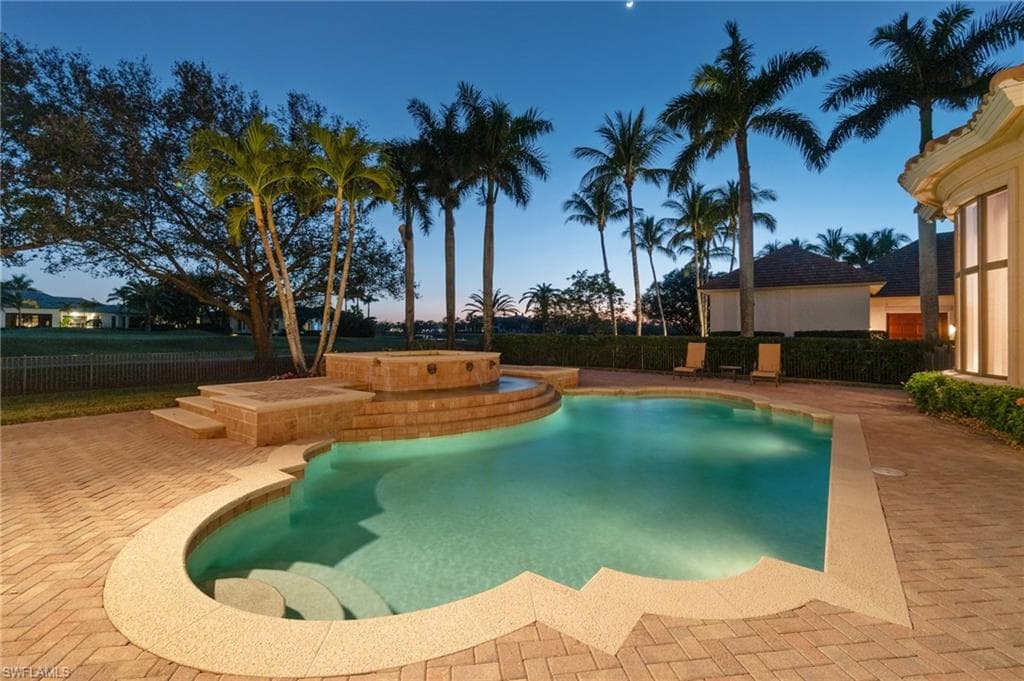 5900 Burnham Rd, Naples, FL 34119-46