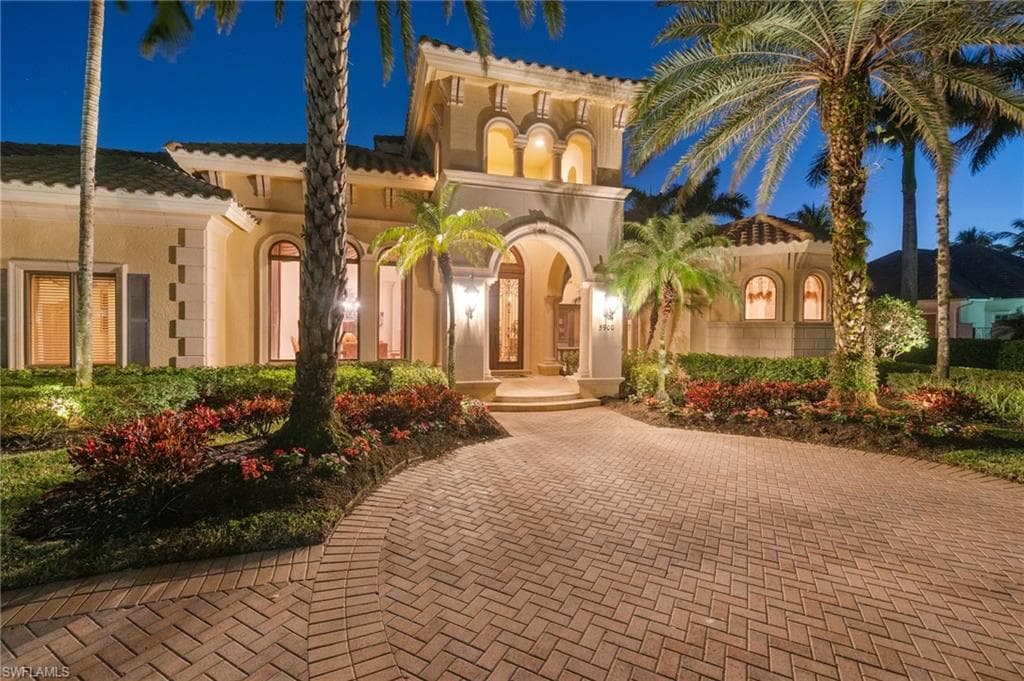 5900 Burnham Rd, Naples, FL 34119-48
