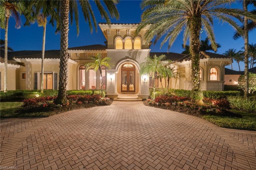 5900 Burnham Rd, Naples, FL 34119-5