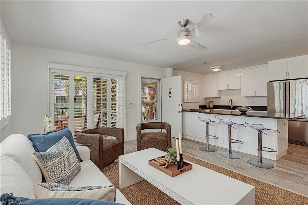 545 Broad Ave S 545, Naples, FL 34102-2