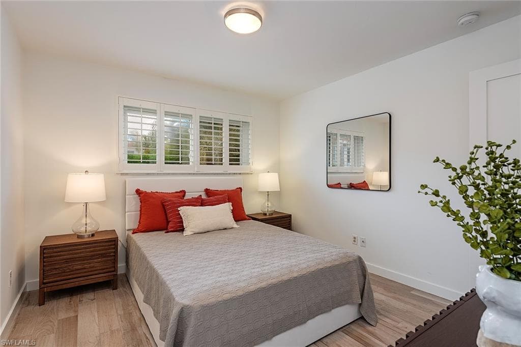 545 Broad Ave S 545, Naples, FL 34102-8