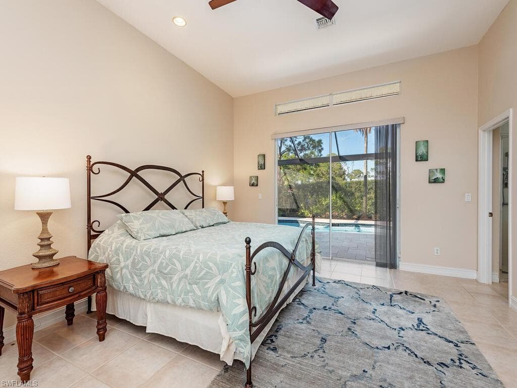 657 Soliel Dr, Naples, Fl 34110-10
