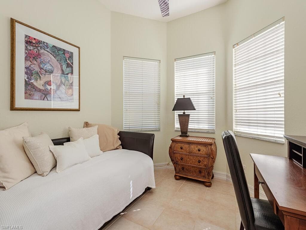 657 Soliel Dr, Naples, Fl 34110-16