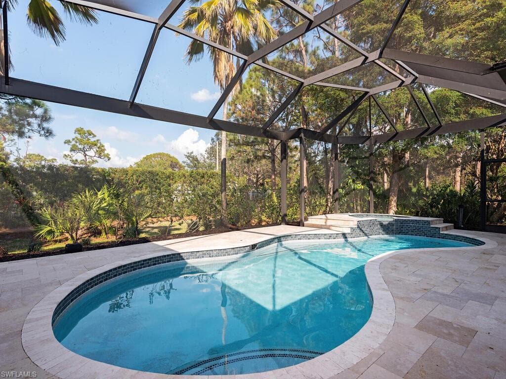 657 Soliel Dr, Naples, Fl 34110-2