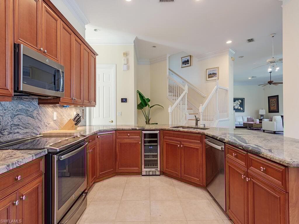 657 Soliel Dr, Naples, Fl 34110-7