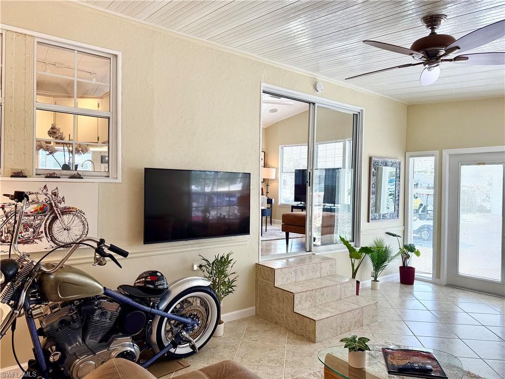 159 Cheetah Dr 159, Naples, FL 34114-11