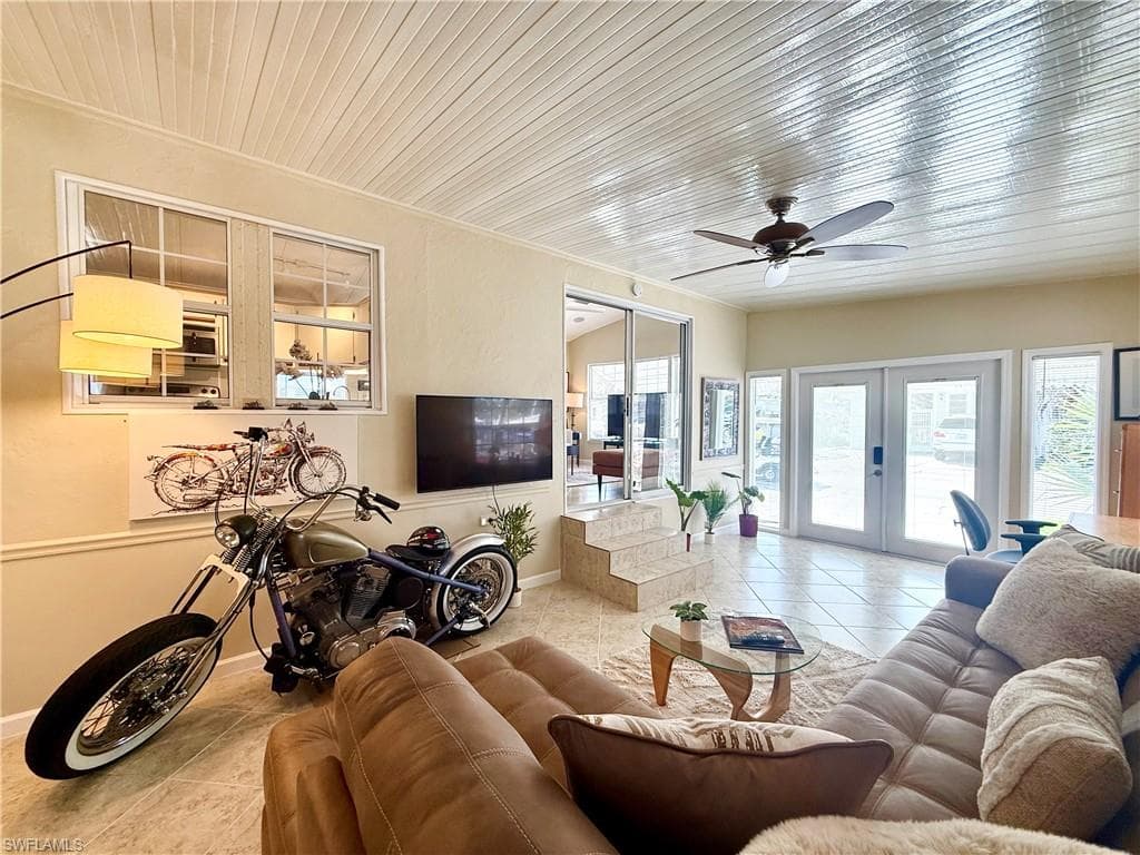 159 Cheetah Dr 159, Naples, FL 34114-13