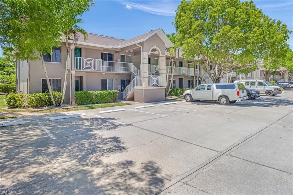 5470 16th Pl SW 108, Naples, FL 34116-2