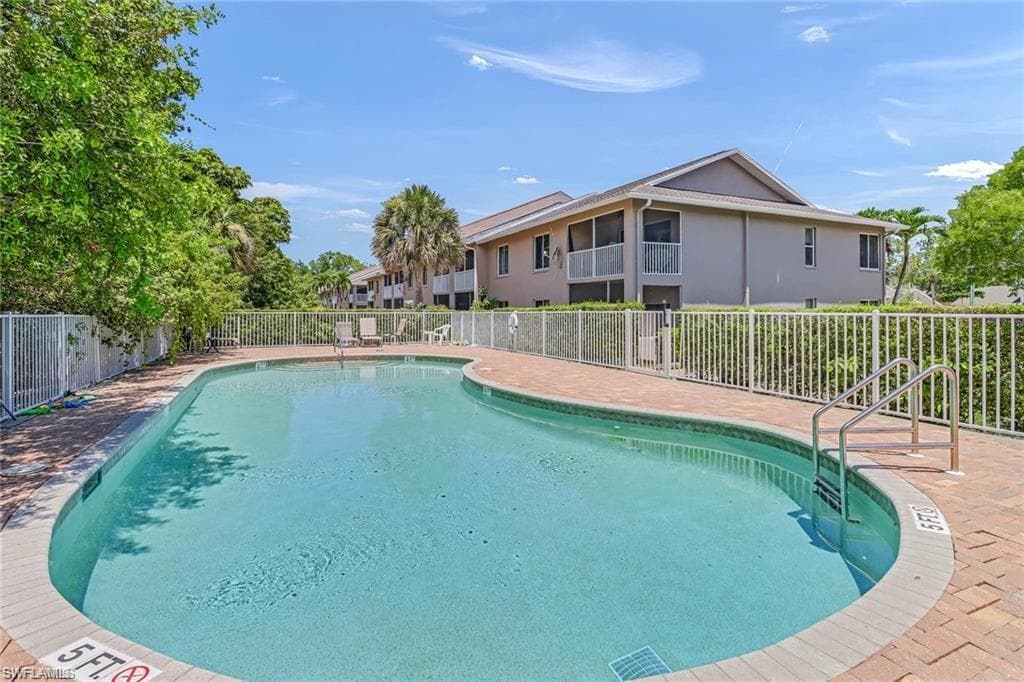 5470 16th Pl SW 108, Naples, FL 34116-3