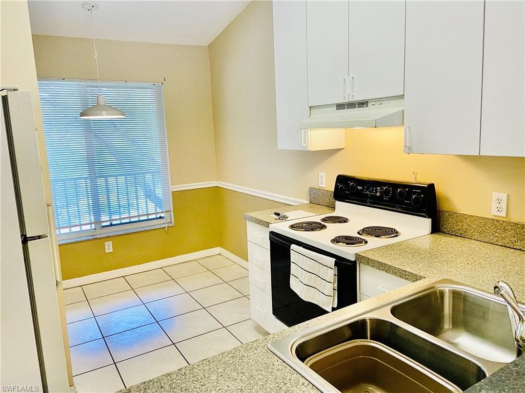 5470 16th Pl SW 108, Naples, FL 34116-5