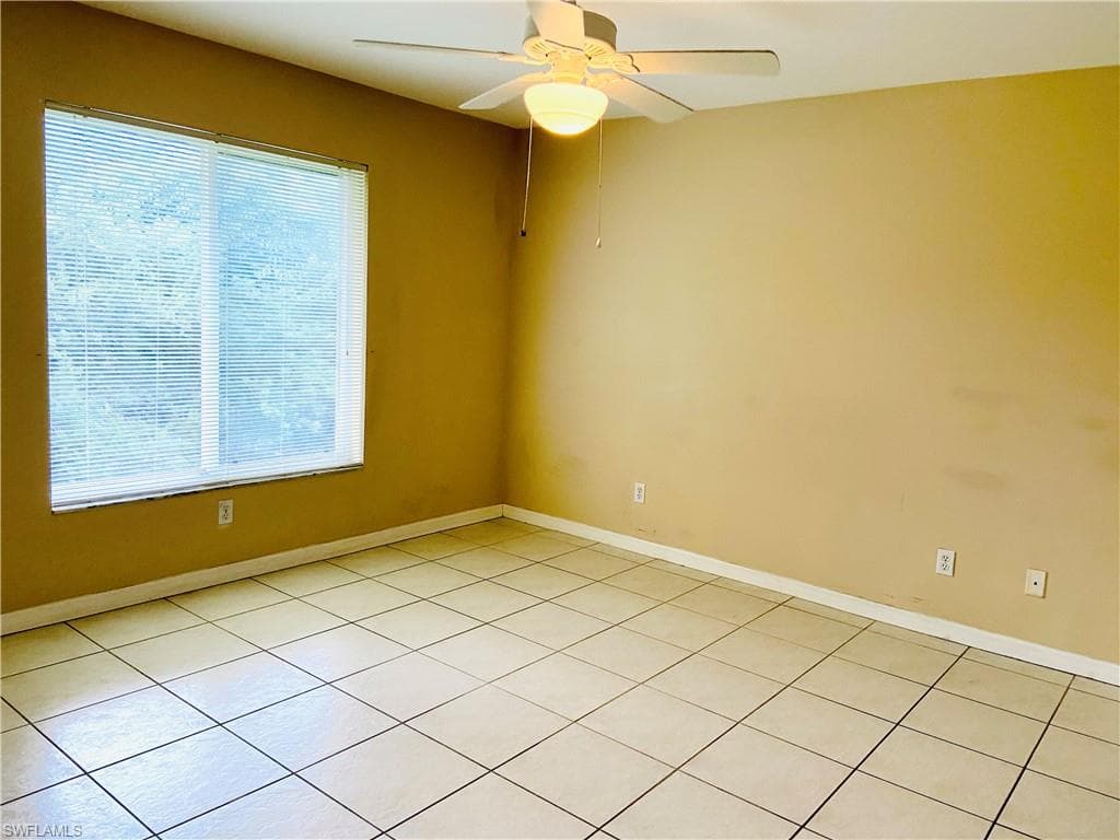 5470 16th Pl SW 108, Naples, FL 34116-7