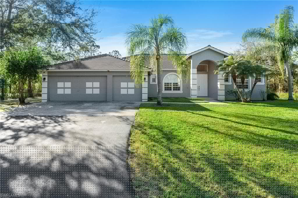 1161 16th St NE, Naples, FL 34120-1