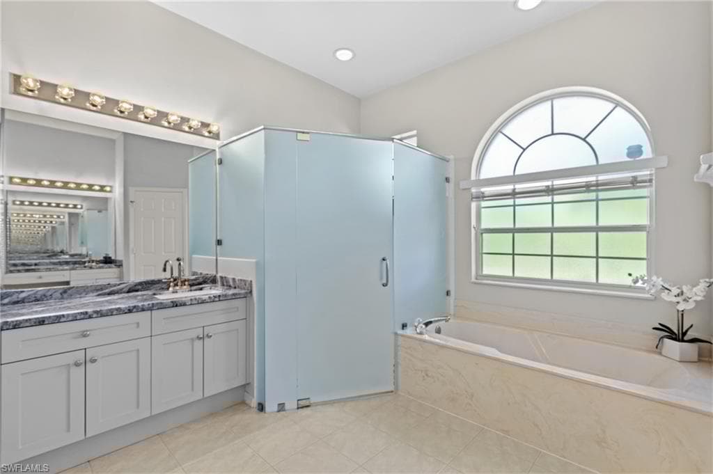 1161 16th St NE, Naples, FL 34120-20