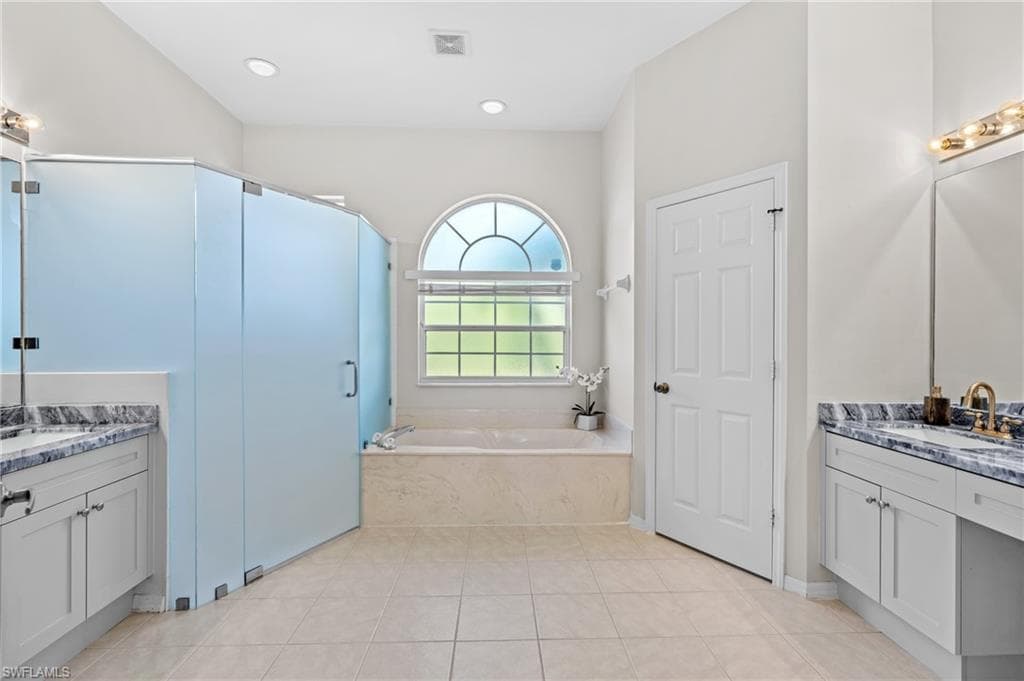 1161 16th St NE, Naples, FL 34120-21