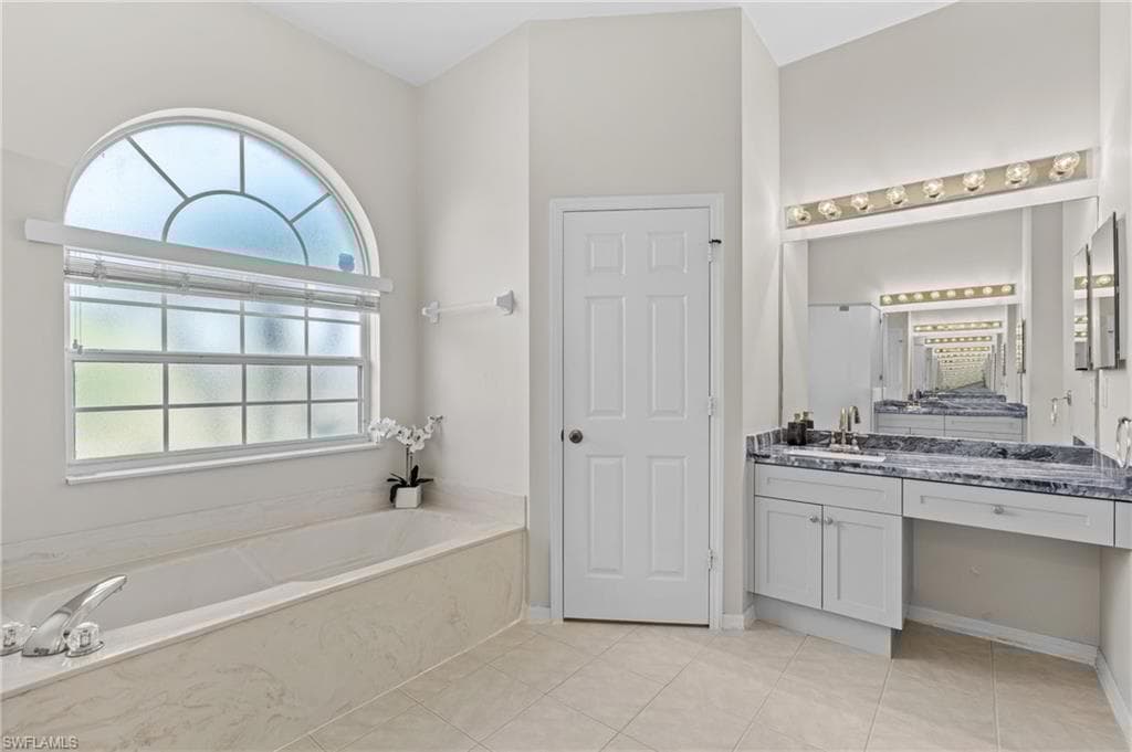 1161 16th St NE, Naples, FL 34120-22
