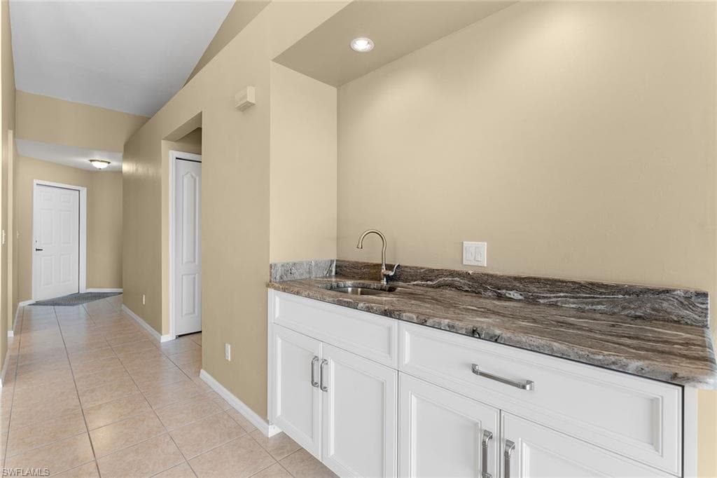 1356 Mainsail Dr 1422, Naples, FL 34114-9