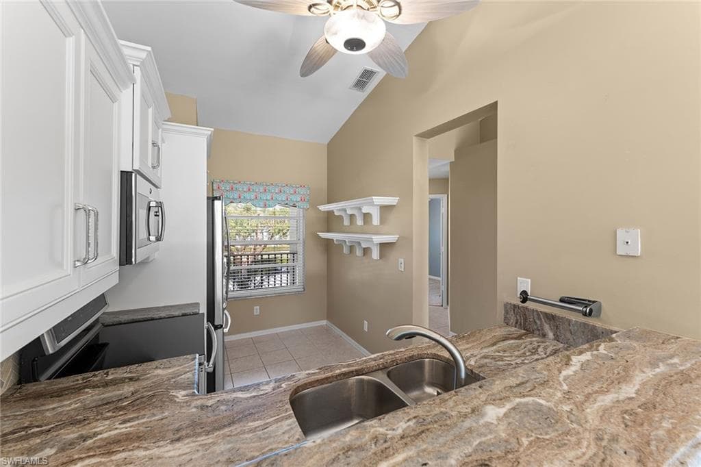 1356 Mainsail Dr 1422, Naples, FL 34114-8