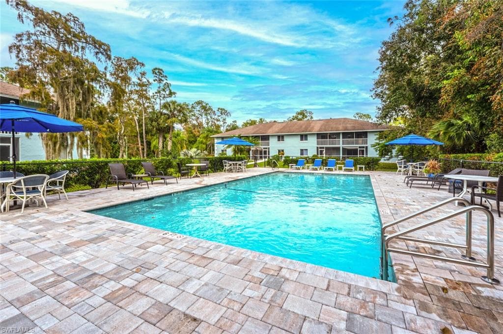 5685 Whitaker Rd C204, Naples, FL 34112-4