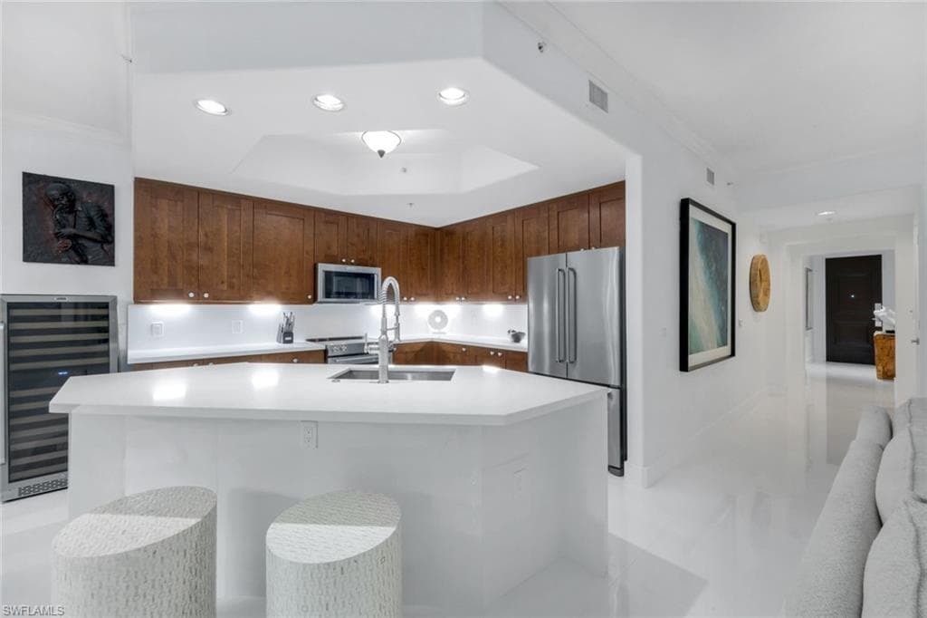 1035 Sandpiper St F103, Naples, FL 34102-9