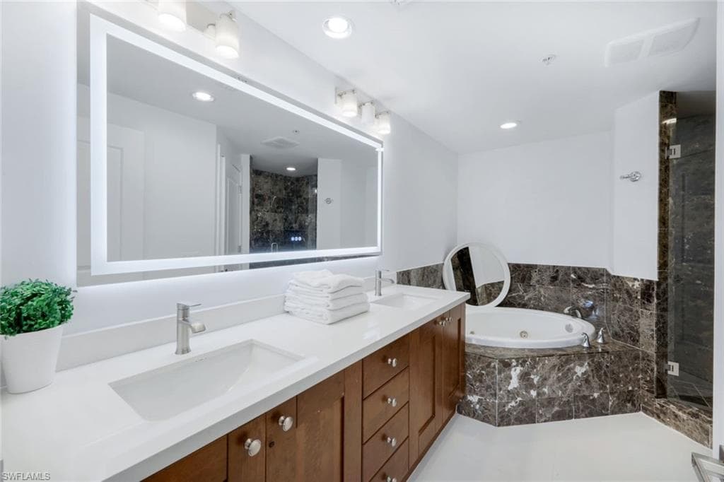 1035 Sandpiper St F103, Naples, FL 34102-18