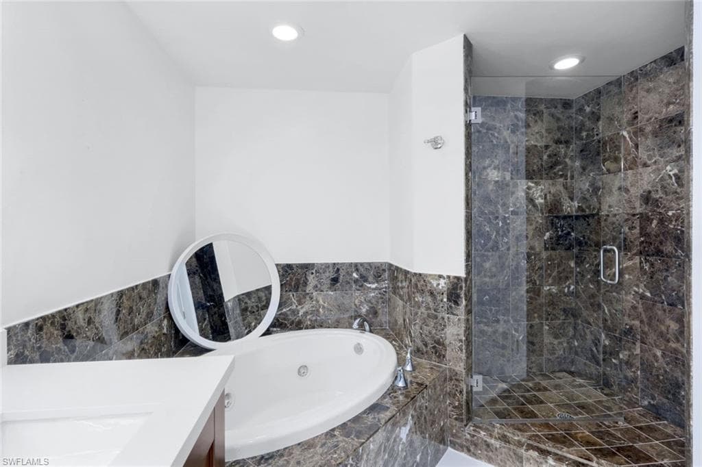 1035 Sandpiper St F103, Naples, FL 34102-19