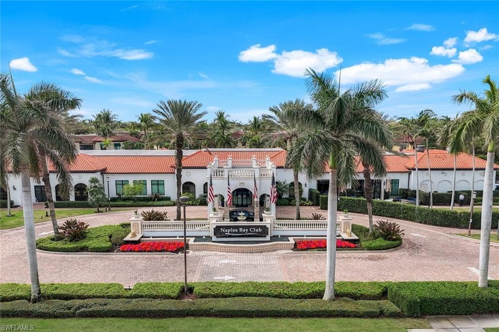 1035 Sandpiper St F103, Naples, FL 34102-25