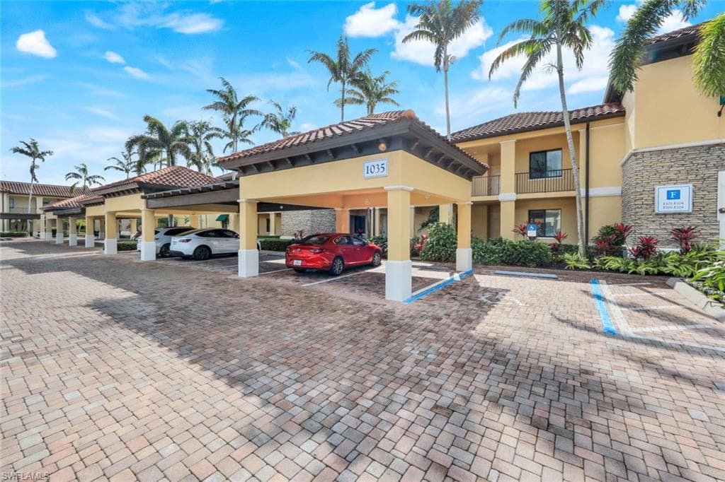 1035 Sandpiper St F103, Naples, FL 34102-26