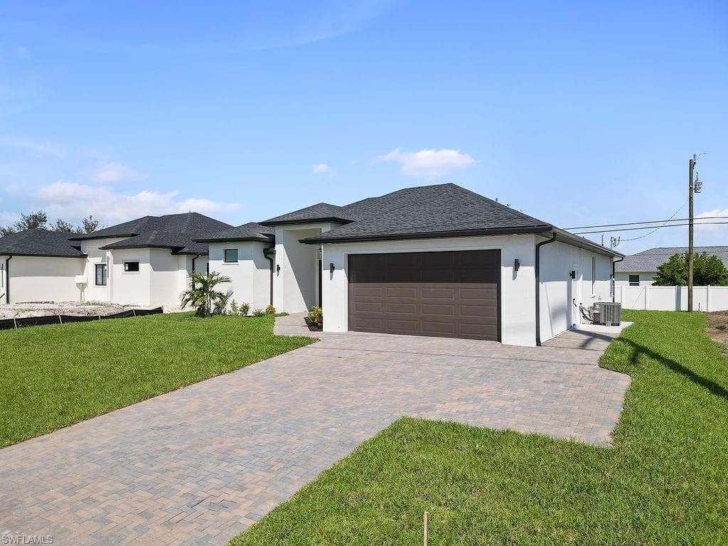 2304 Kismet Pkwy W, Cape Coral, FL 33993-31