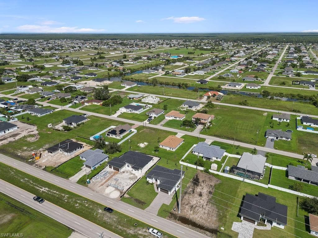 2304 Kismet Pkwy W, Cape Coral, FL 33993-35