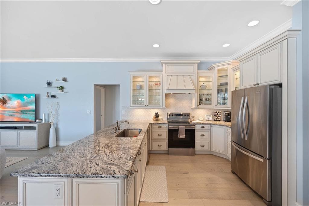 8943 Lely Island Cir, Naples, FL 34113-15