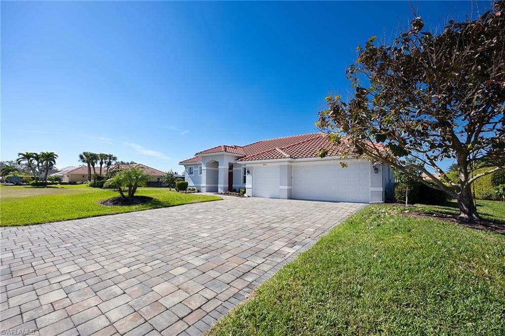 8943 Lely Island Cir, Naples, FL 34113-4