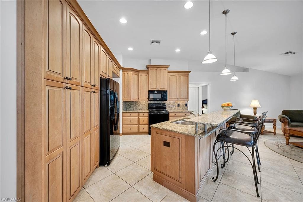 1610 Begonia Ct, Marco Island, FL 34145-10