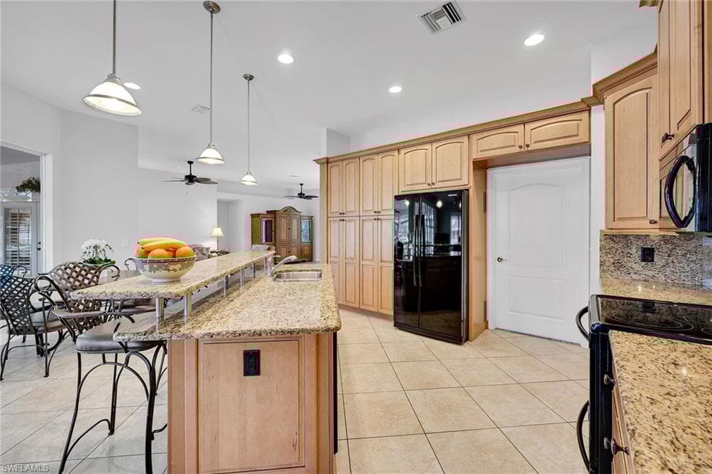 1610 Begonia Ct, Marco Island, FL 34145-11