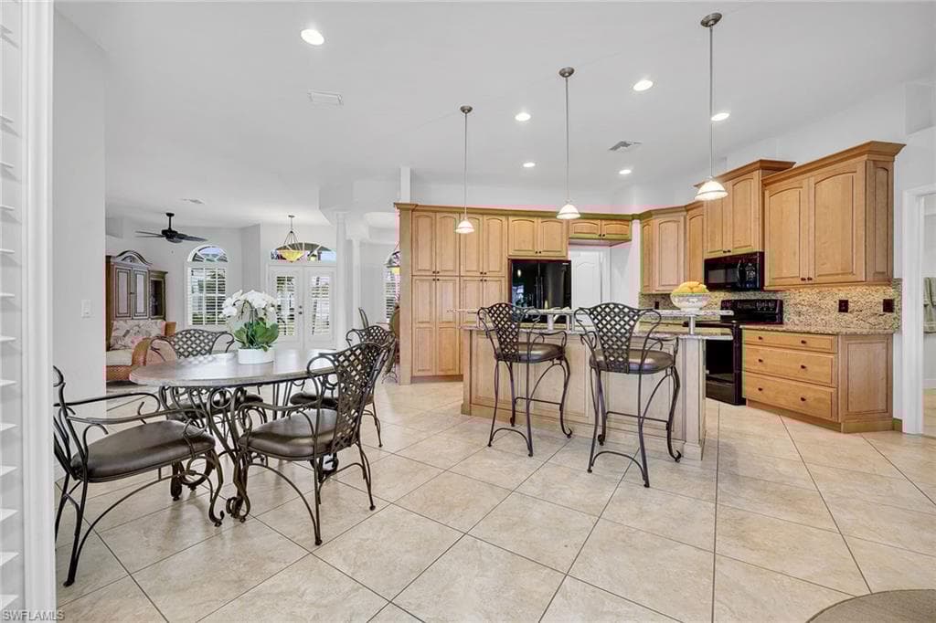 1610 Begonia Ct, Marco Island, FL 34145-13