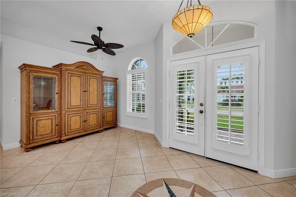 1610 Begonia Ct, Marco Island, FL 34145-40