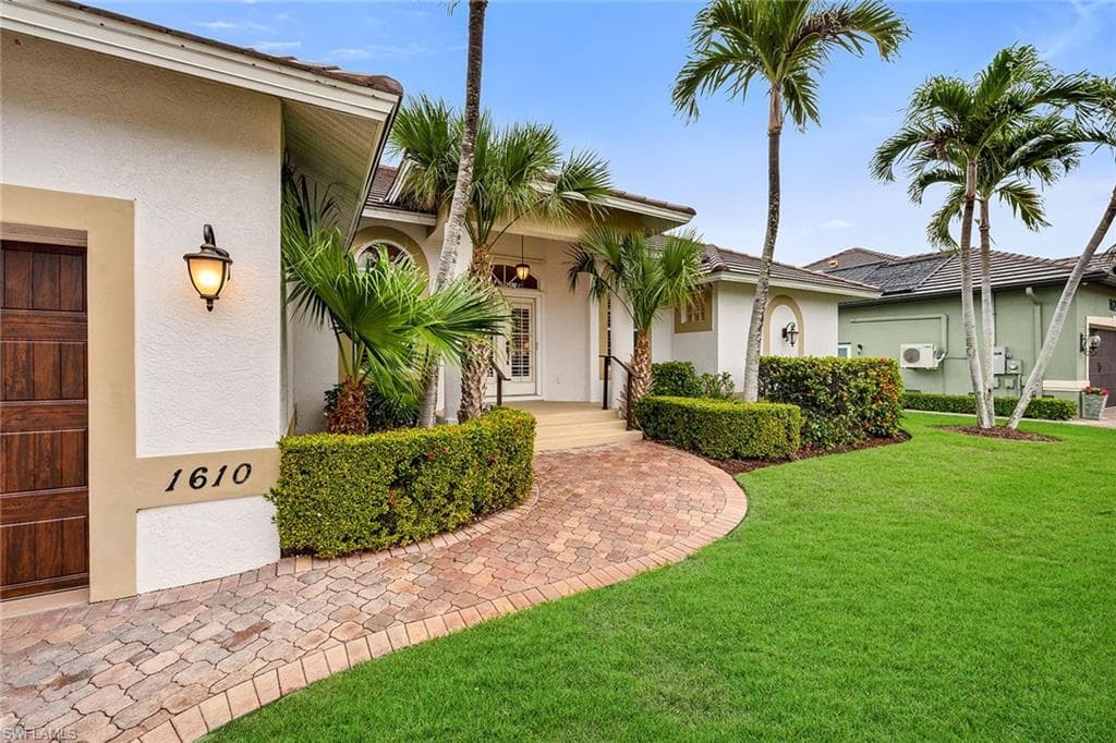 1610 Begonia Ct, Marco Island, FL 34145-43