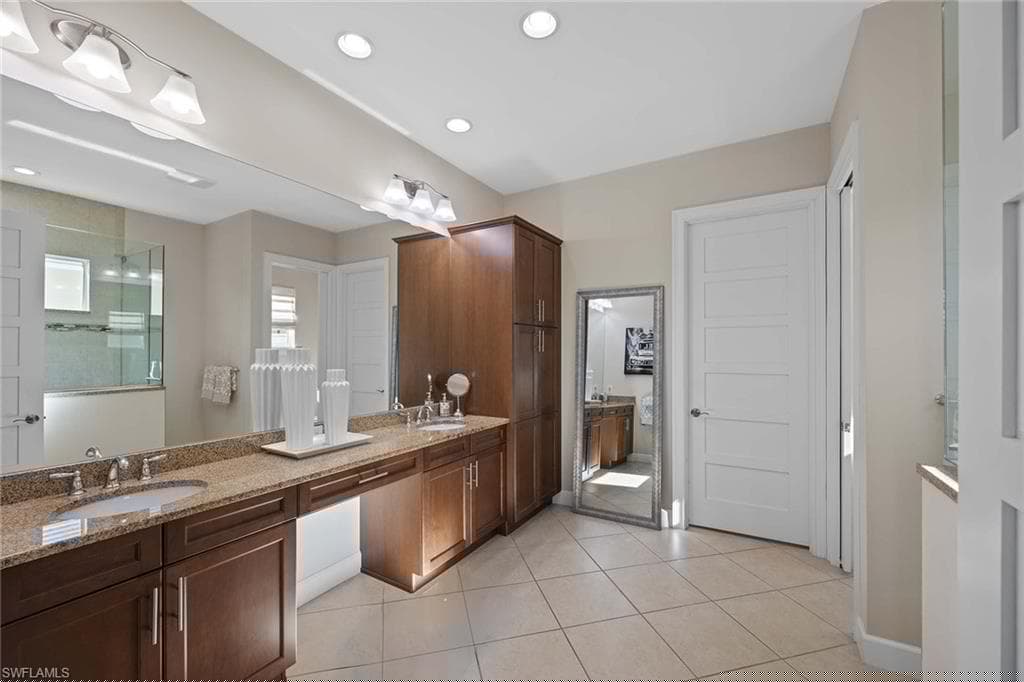 5073 Tortola Ct, Naples, FL 34113-17