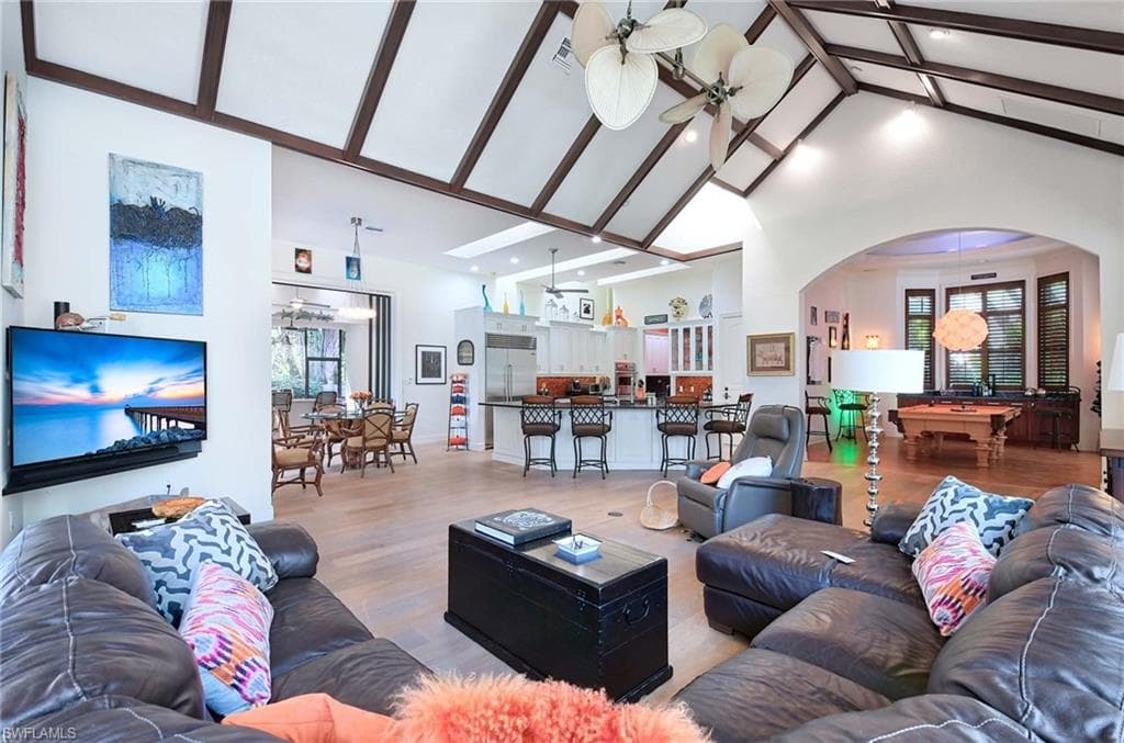 2755 Lantern Ln, Naples, FL 34102-10