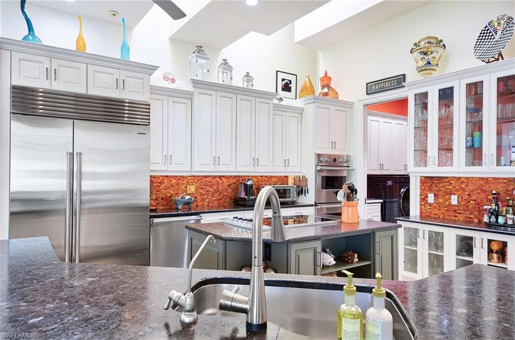 2755 Lantern Ln, Naples, FL 34102-12