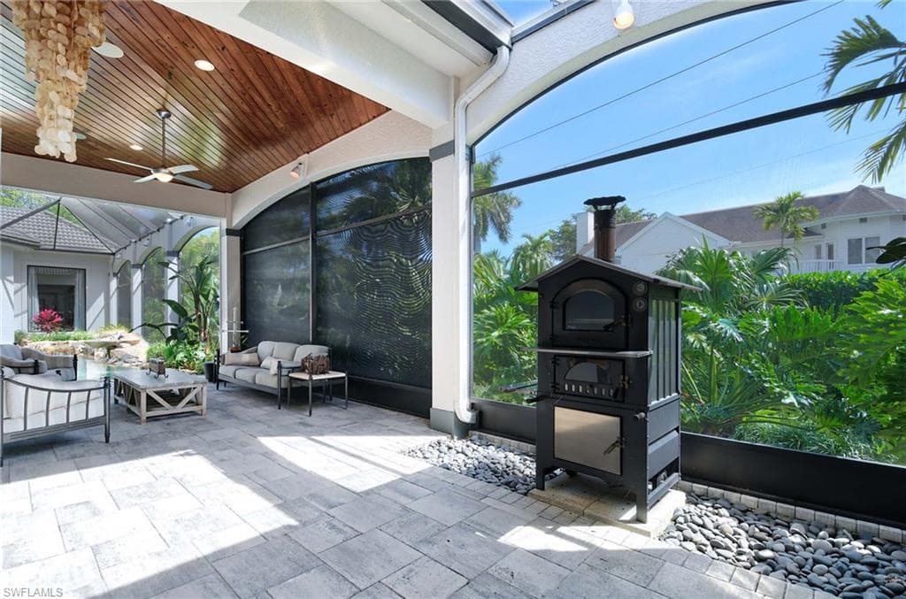 2755 Lantern Ln, Naples, FL 34102-20
