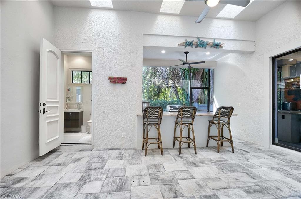 2755 Lantern Ln, Naples, FL 34102-21
