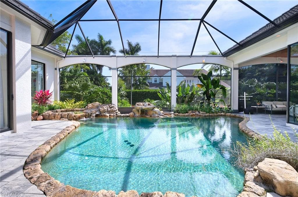 2755 Lantern Ln, Naples, FL 34102-26