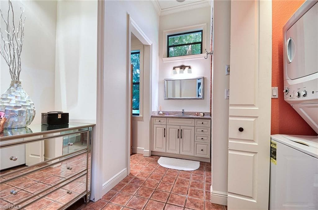 2755 Lantern Ln, Naples, FL 34102-30