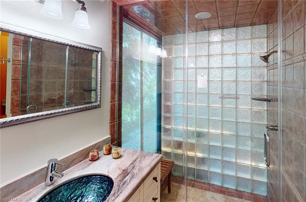 2755 Lantern Ln, Naples, FL 34102-31