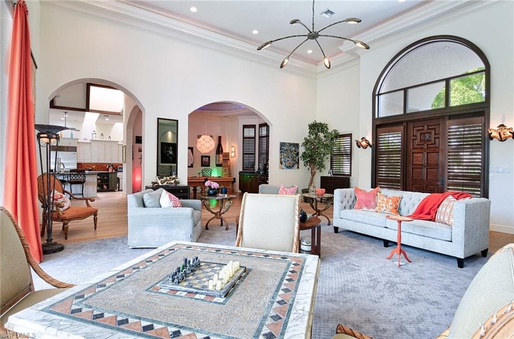 2755 Lantern Ln, Naples, FL 34102-3